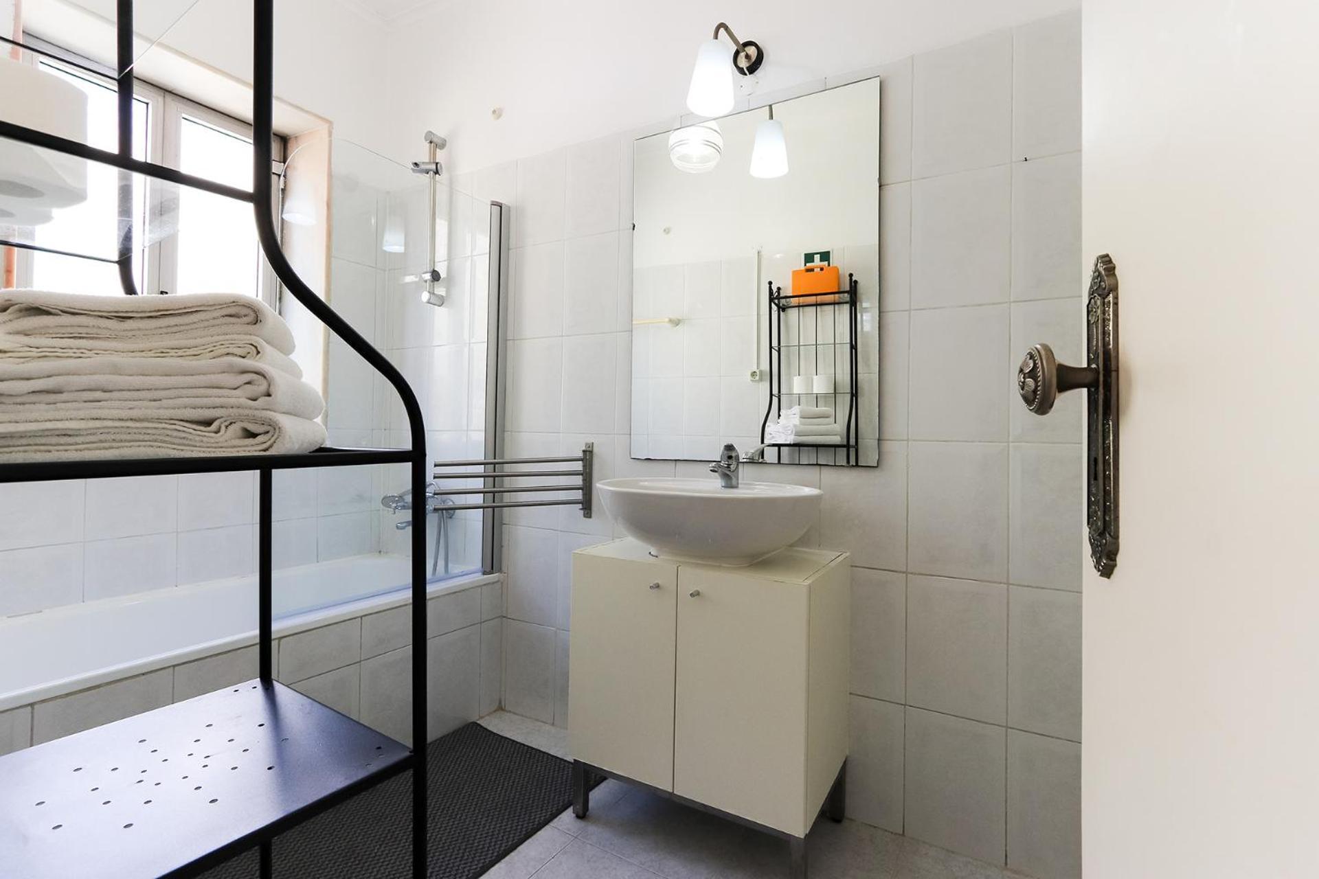 Cozy And Sunny Apartment - Anjos, Lisabona Exterior foto